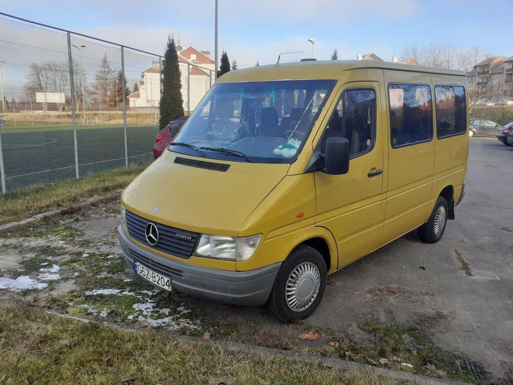 Samoch&oacute;d służbowy marki mercedes - zdjęcie nr 2