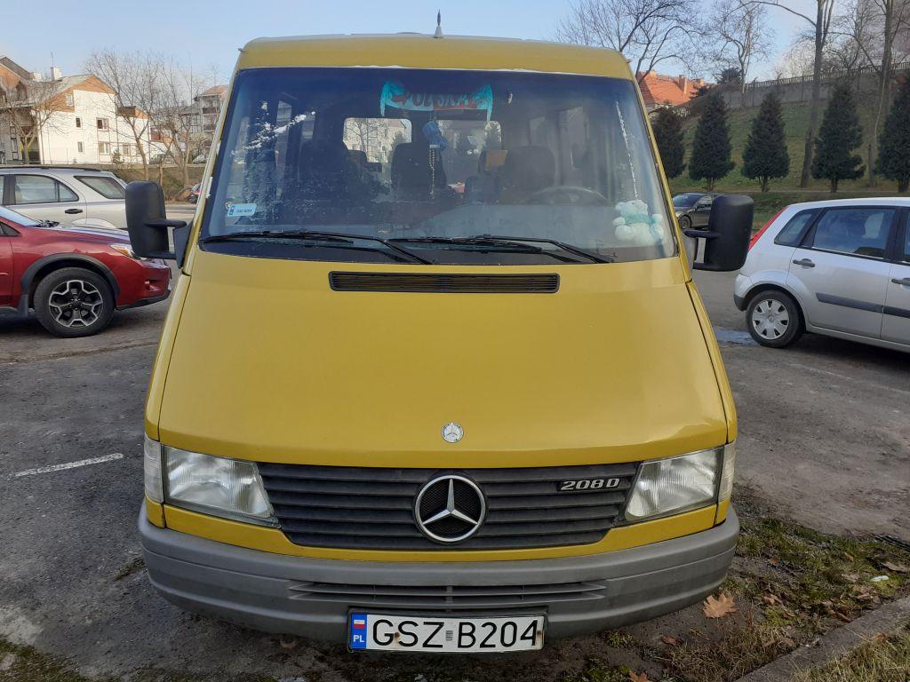 Samoch&oacute;d służbowy marki mercedes - zdjęcie nr 3
